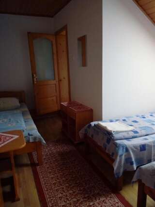 Отели типа «постель и завтрак» Ibolya-Imola(Ungvári) Прайд Трехместный номер с ванной комнатой-15